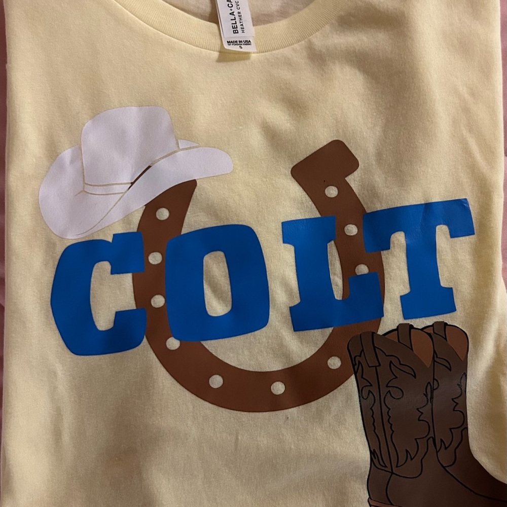 Adult Colt Graphic sweatshirt Yellow